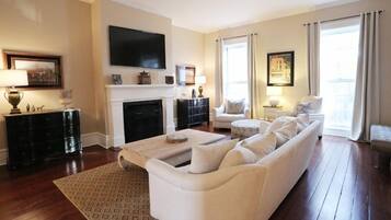 Rumah, Beberapa Tempat Tidur (Oglethorpe Estate) | Ruang keluarga