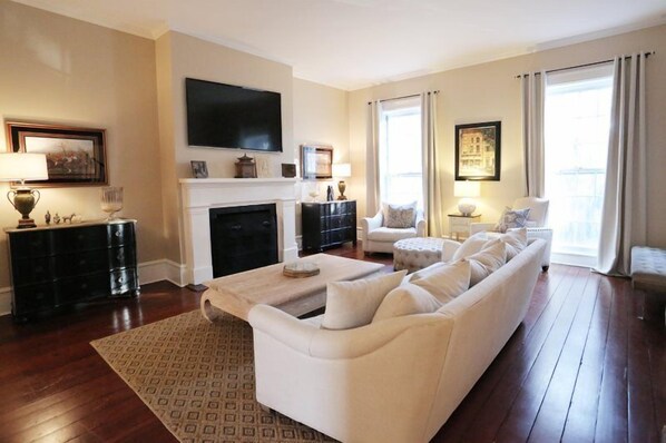 House, Multiple Beds (Oglethorpe Estate) | Living room - Oglethorpe Estate (Savannah)