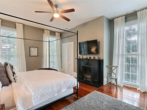 Room - Mint Julep Estate (Savannah)