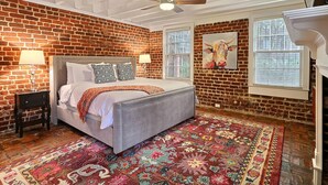 House, Multiple Beds (Mint Julep Estate) - Mint Julep Estate (Savannah)