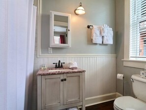 Apartment, Multiple Beds (Lafayette Row Unit 2) | Bathroom