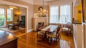 Apartamento, várias camas (Linda`s on Lincoln) | Opções para refeição
