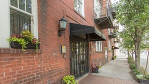 Apartamento, várias camas (Linda`s on Lincoln) | Fachada