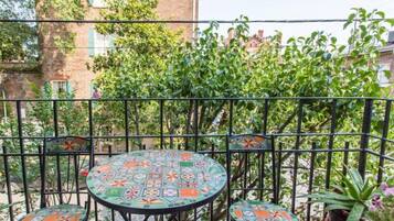 Apartemen, Beberapa Tempat Tidur (Linda`s on Lincoln) | Balkon