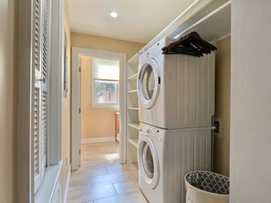 Condo, Multiple Beds (Historic Townhouse on Tattnall) | Laundry