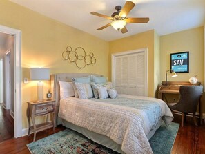 Condo, Multiple Beds (Historic Townhouse on Tattnall) | 3 bedrooms - Historic Townhouse on Tattnall (Savannah)