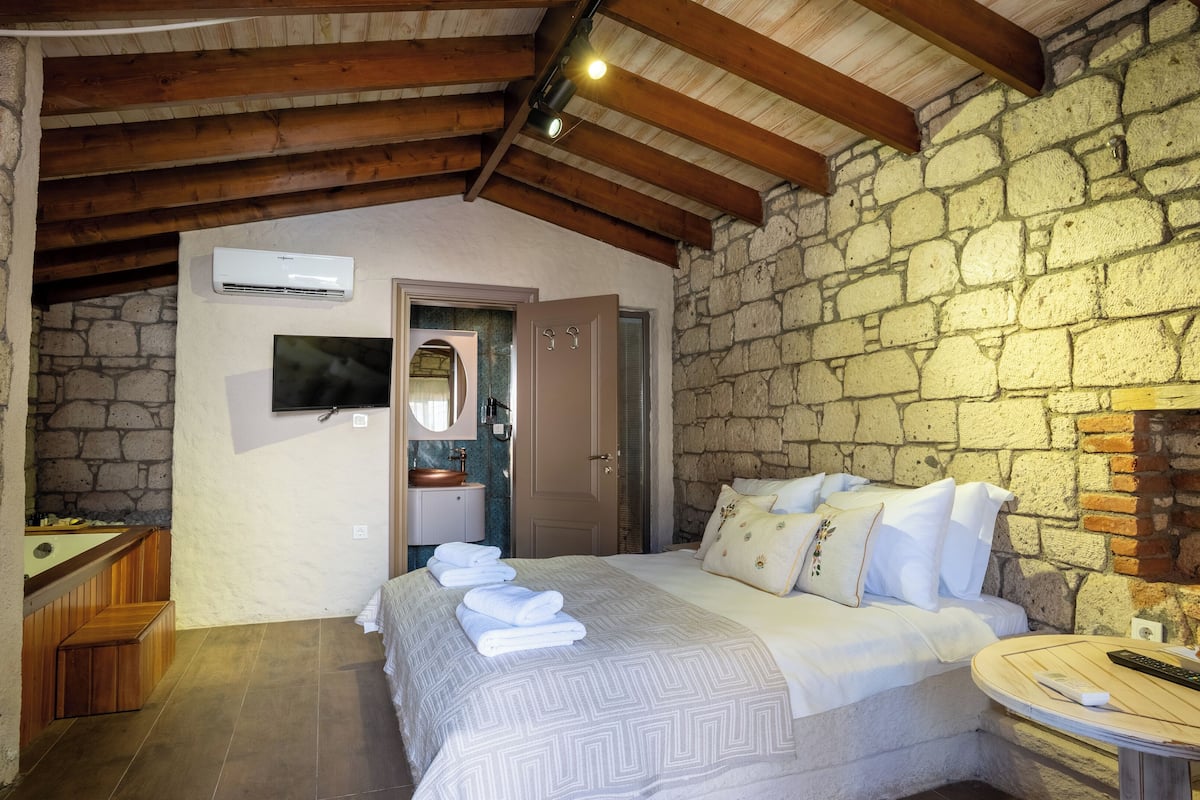 9 Jakuzili Bahce suit | 1 bedroom, soundproofing, free WiFi, bed sheets