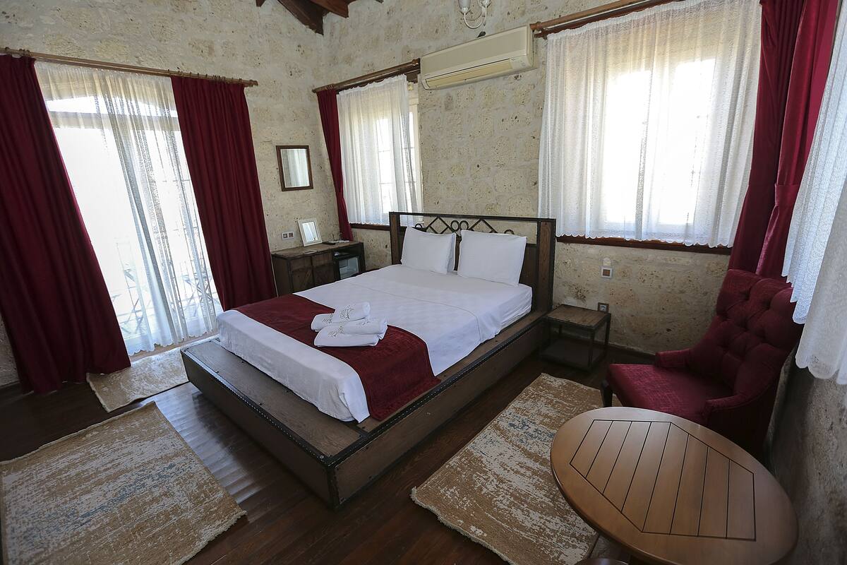 Phòng cách âm, truy cập Internet không dây miễn phí, bộ trải giường