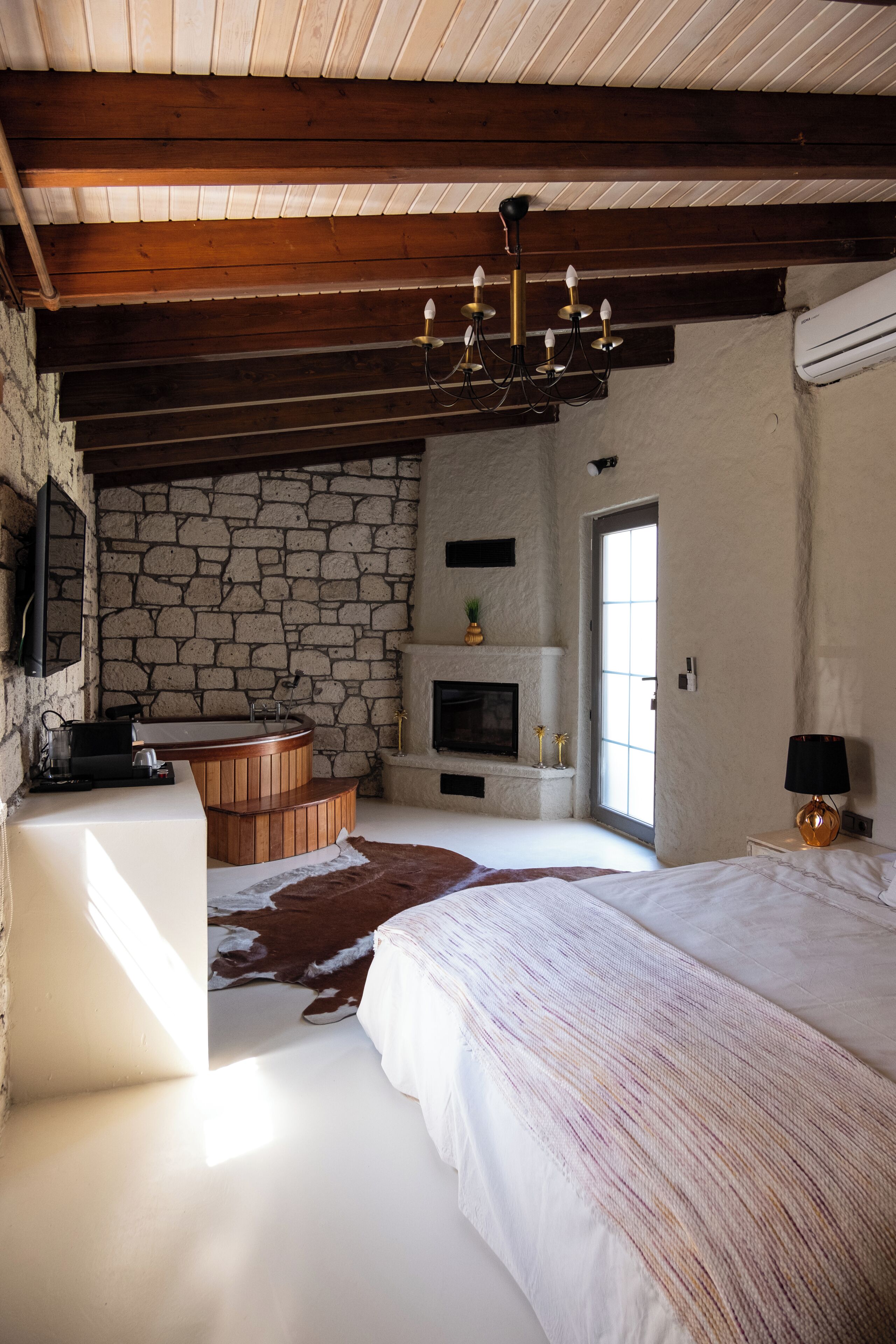 Deluxe Suite | Soundproofing, free WiFi, bed sheets
