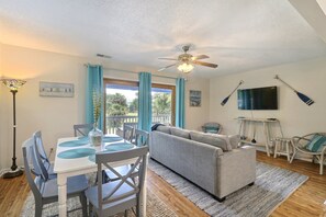 Ferienhaus, 2 Queen-Betten (Deja Blue A) | Wohnzimmer