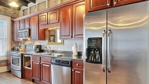 House, Multiple Beds (Ellis Square Loft) | Private kitchen - Ellis Square Loft (Savannah)