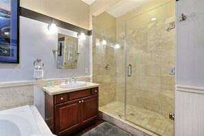 House, Multiple Beds (Ellis Square Loft) | Bathroom - Ellis Square Loft (Savannah)