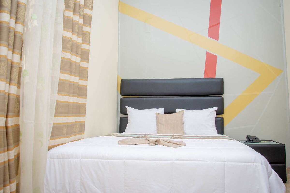Minibar, in-room safe, desk, blackout curtains