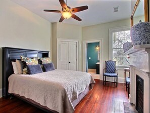 House | 4 bedrooms, desk, iron/ironing board, free WiFi - Forsyth Park West Main House (Savannah)