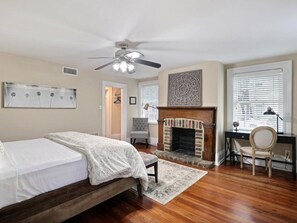 1 bedroom - Forsyth Park Avenue Haven (Savannah)