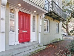 Condo, 1 Katil Raja (King) dengan Katil Sofa (Forsyth Park Avenue Haven) | Bahagian luar