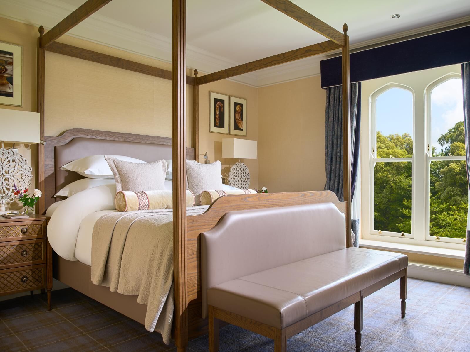 客房, 1 张特大床 (Stateroom) | 防过敏的被褥、迷你吧、客房内保险箱、办公桌