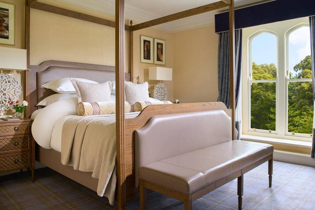 客房, 1 張特大雙人床 (Stateroom) | 防敏寢具、迷你吧、房內夾萬、書桌