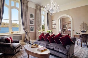Signature Suite | Hypo-allergenic bedding, minibar, in-room safe, iron/ironing board - Dromoland Castle (Newmarket on Fergus)