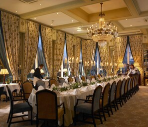 Banquet hall - Dromoland Castle (Newmarket on Fergus)