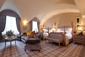 Room (Stateroom) | Hypo-allergenic bedding, minibar, in-room safe, desk - Dromoland Castle (Newmarket on Fergus)