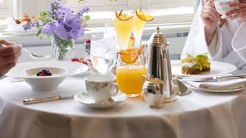 Free daily cooked-to-order breakfast