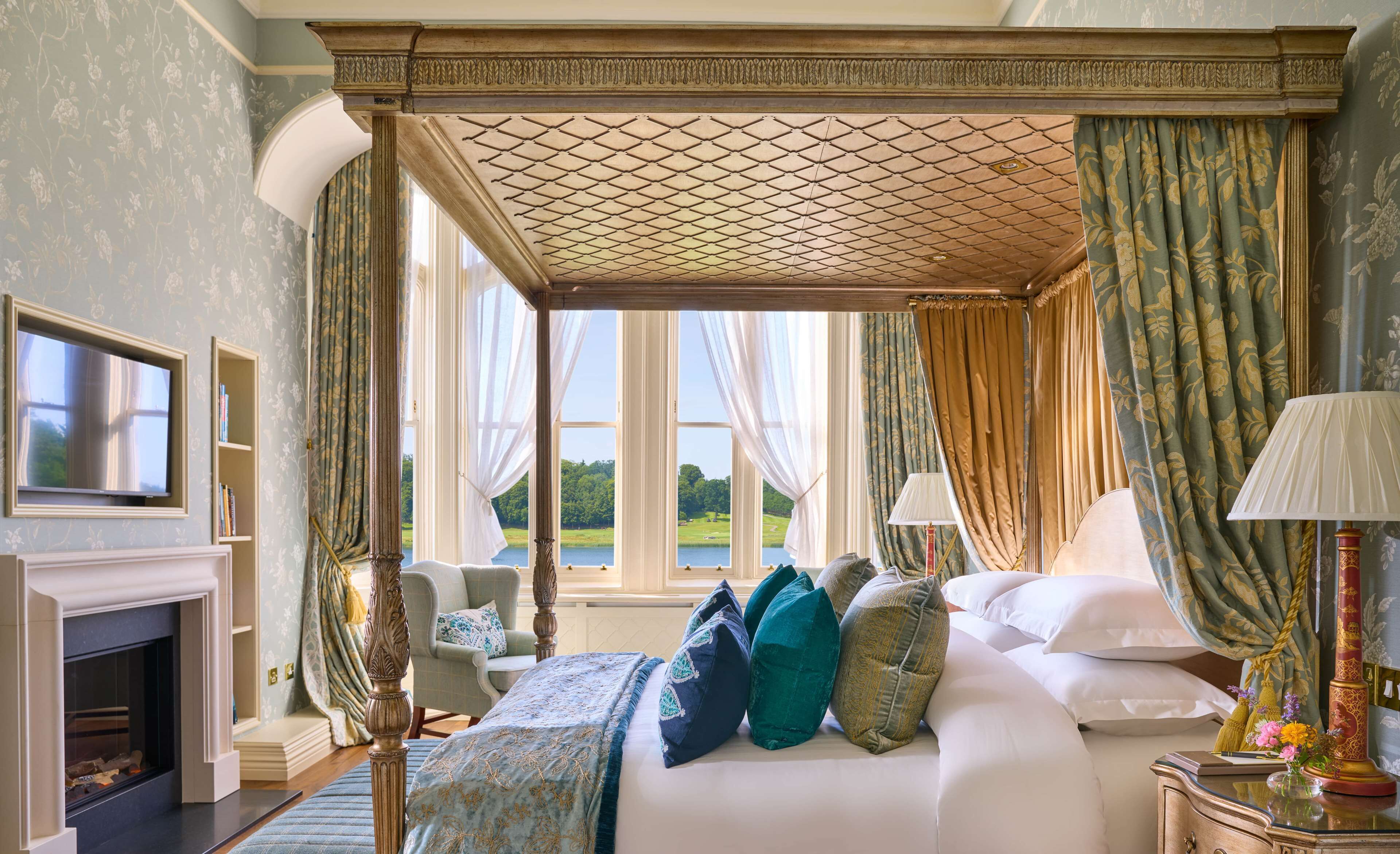 スイート (Brian Boru Suite) | 低刺激性寝具、ミニバー、セーフティボックス (室内)、アイロン / アイロン台