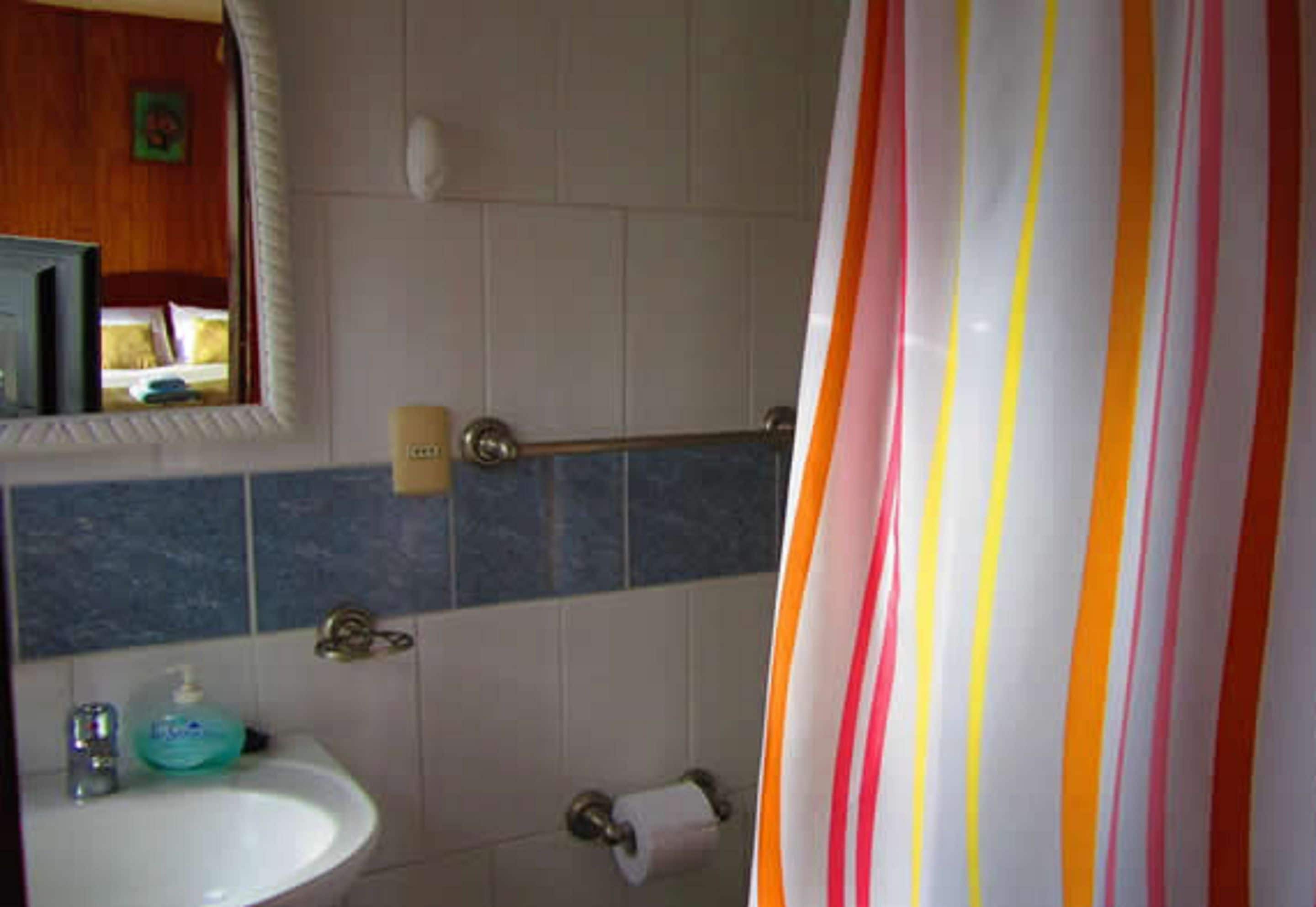 Shower, towels