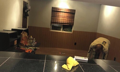 Studio avec une salle de bain petite cuisine