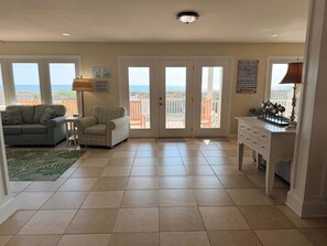 TV - Majak Moments: Exceptionally spacious oceanfront 7BR home in Holden Beach. (Holden Beach)