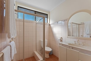 Unclassified image, 4 of 11, button - Shoal Bay Avenue, Unit 1/7 (Shoal Bay)
