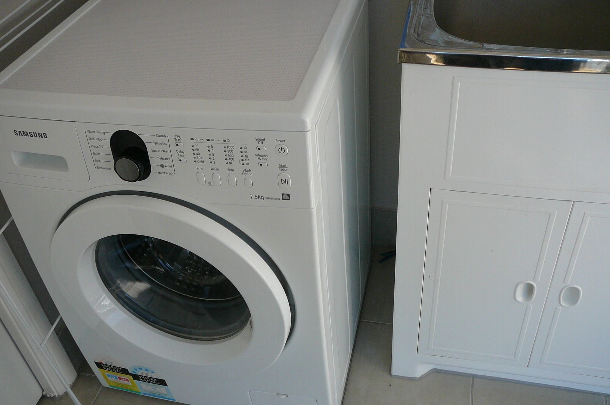 Livin' The Dream ~ Spacious  ~  Off Peak Special! WIFI Available — image 4