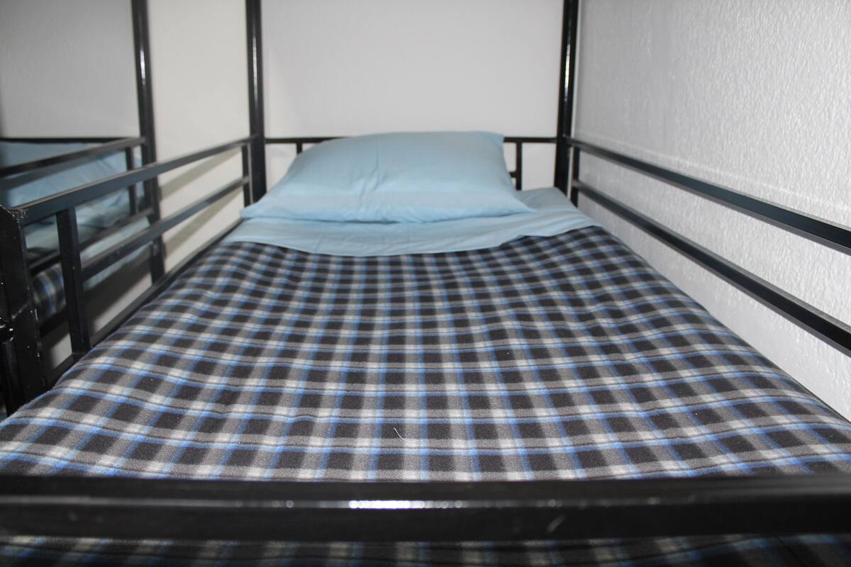 Basic Shared Dormitory, Women only, 6 Guests  | Wifi gratis y ropa de cama