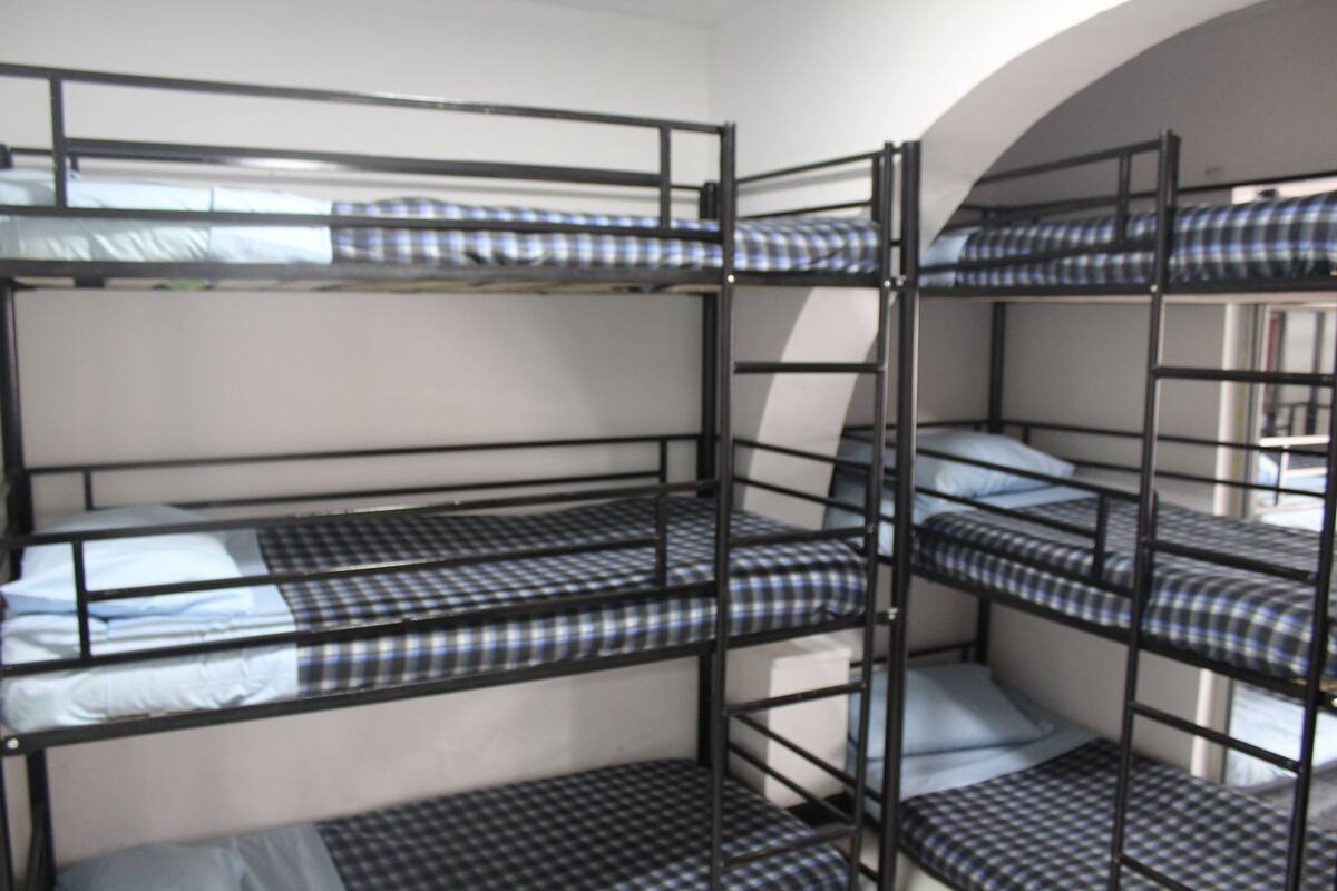 Shared Dormitory, Mixed Dorm, 9 Guests | Wifi gratis y ropa de cama