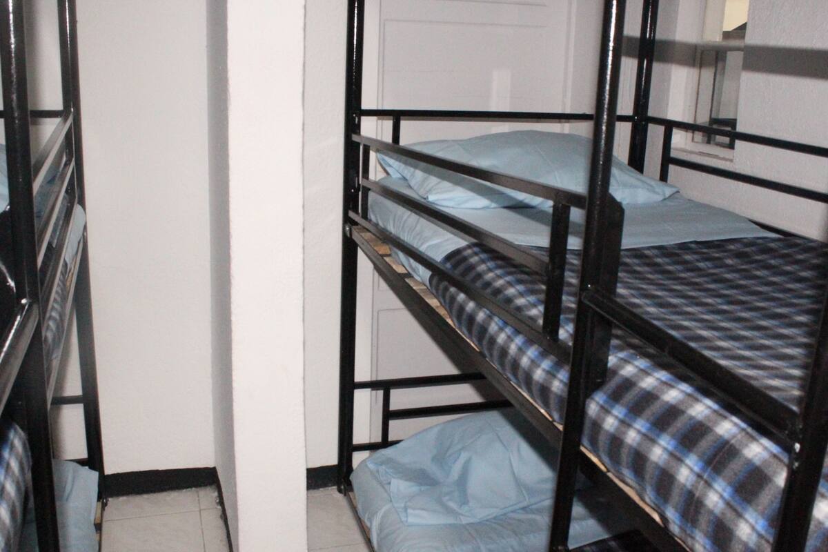Basic Shared Dormitory, Men only, 9 Guests