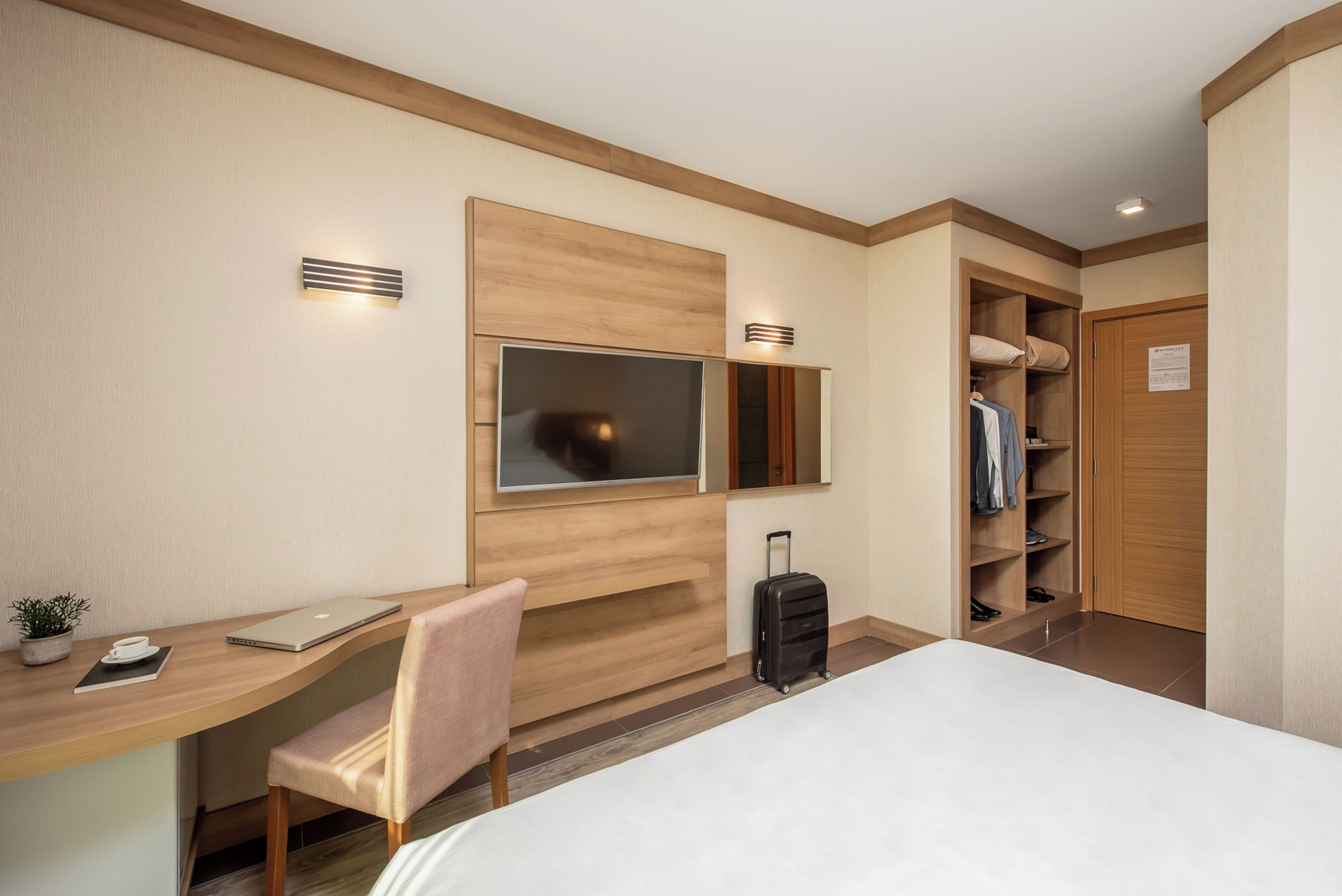 standard casal - 1 cama casal | 1 bedroom, minibar, in-room safe, desk