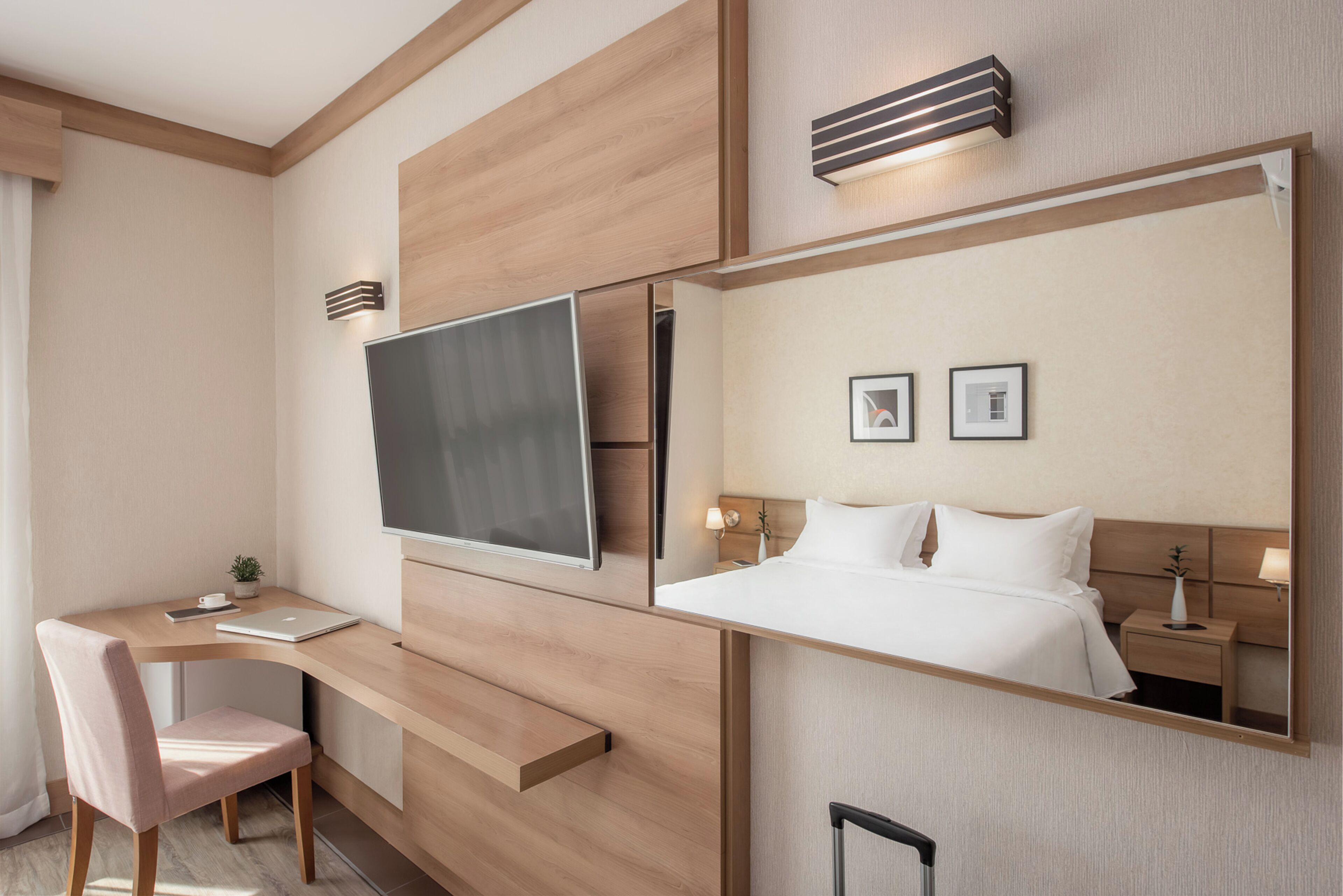 standard casal - 1 cama casal | 1 bedroom, minibar, in-room safe, desk