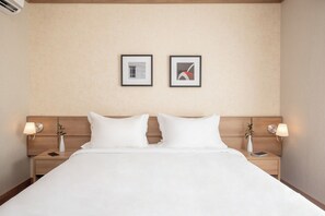 Standard Casal - 1 Cama Casal | 迷你吧、客房內保險箱、書桌、熨斗/熨衣板