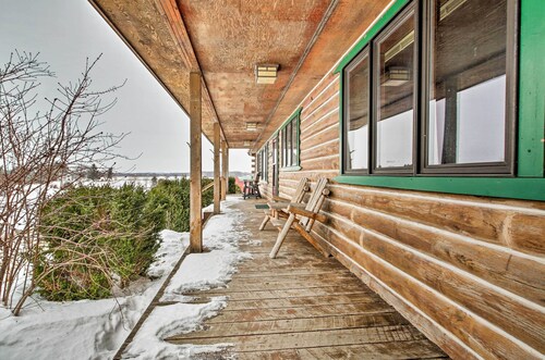 7-Acre Working Farm Near Lake Geneva: Pets Welcome