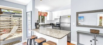 Gertrude's Siesta | Top Location! 1-min to Best Beaches, Private Patios, Gate to Village!
