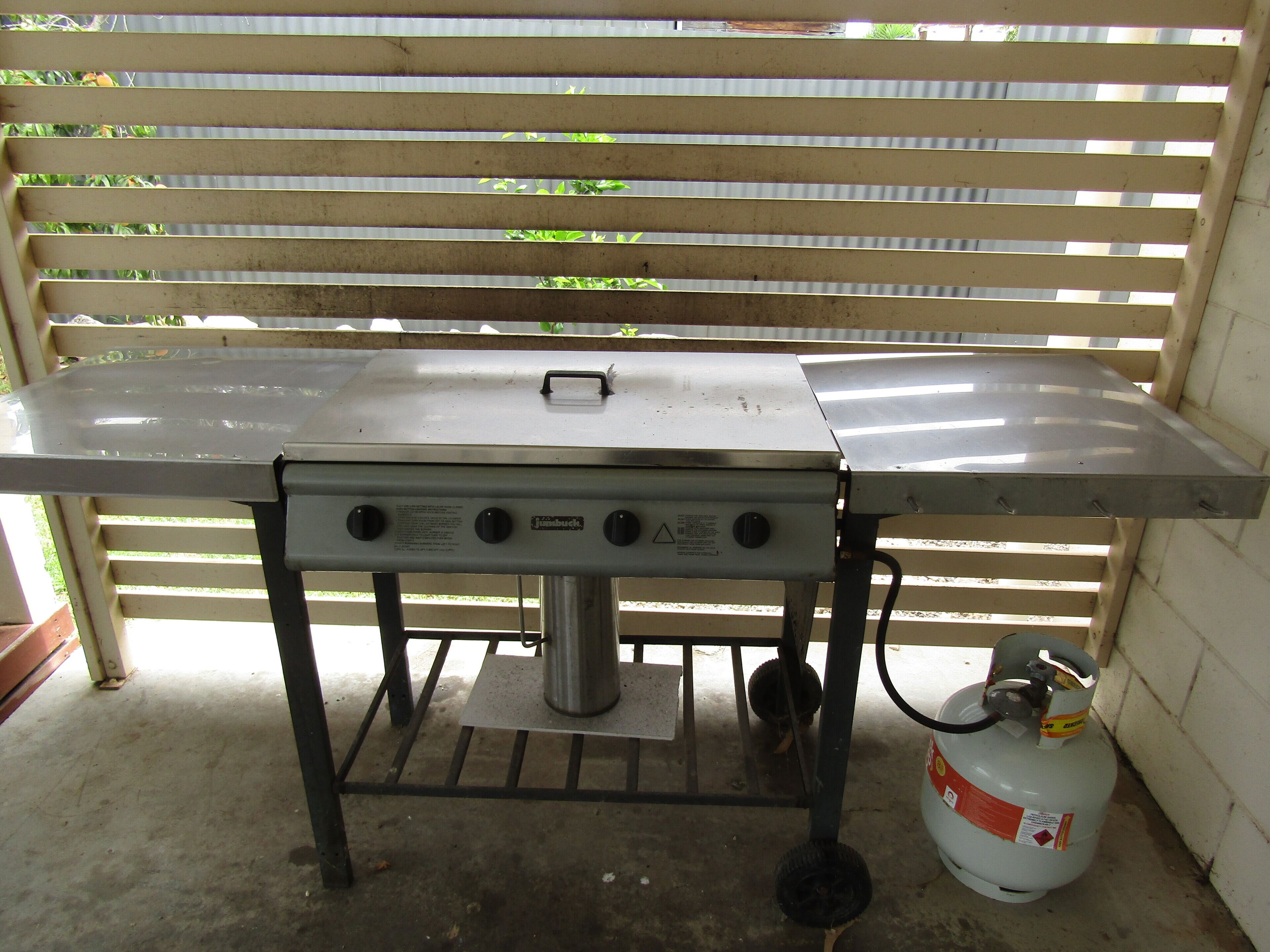 The Catch  ~ short walk to beach! Dog Friendly  - Off Peak Special! — image 2