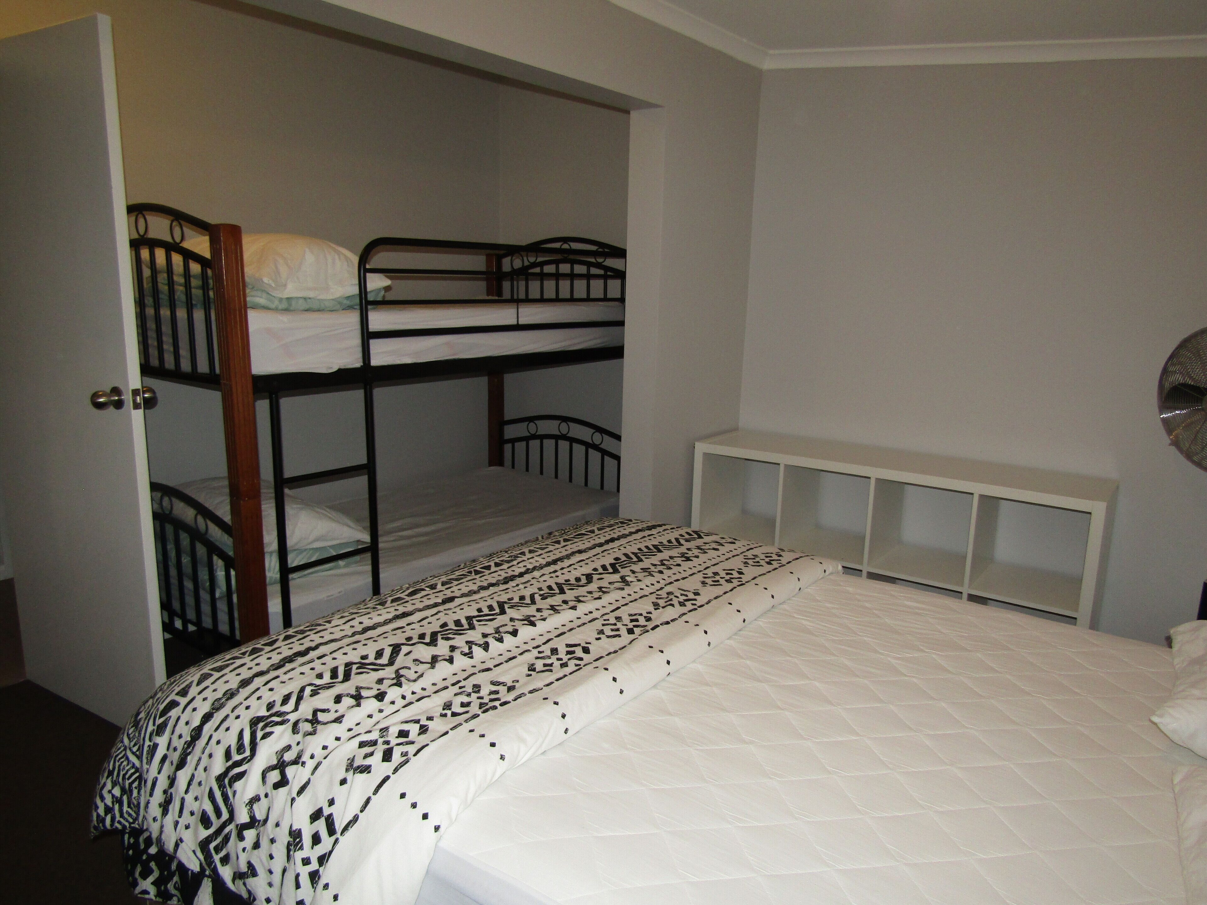 The Catch  ~ short walk to beach! Dog Friendly  - Off Peak Special! — image 13