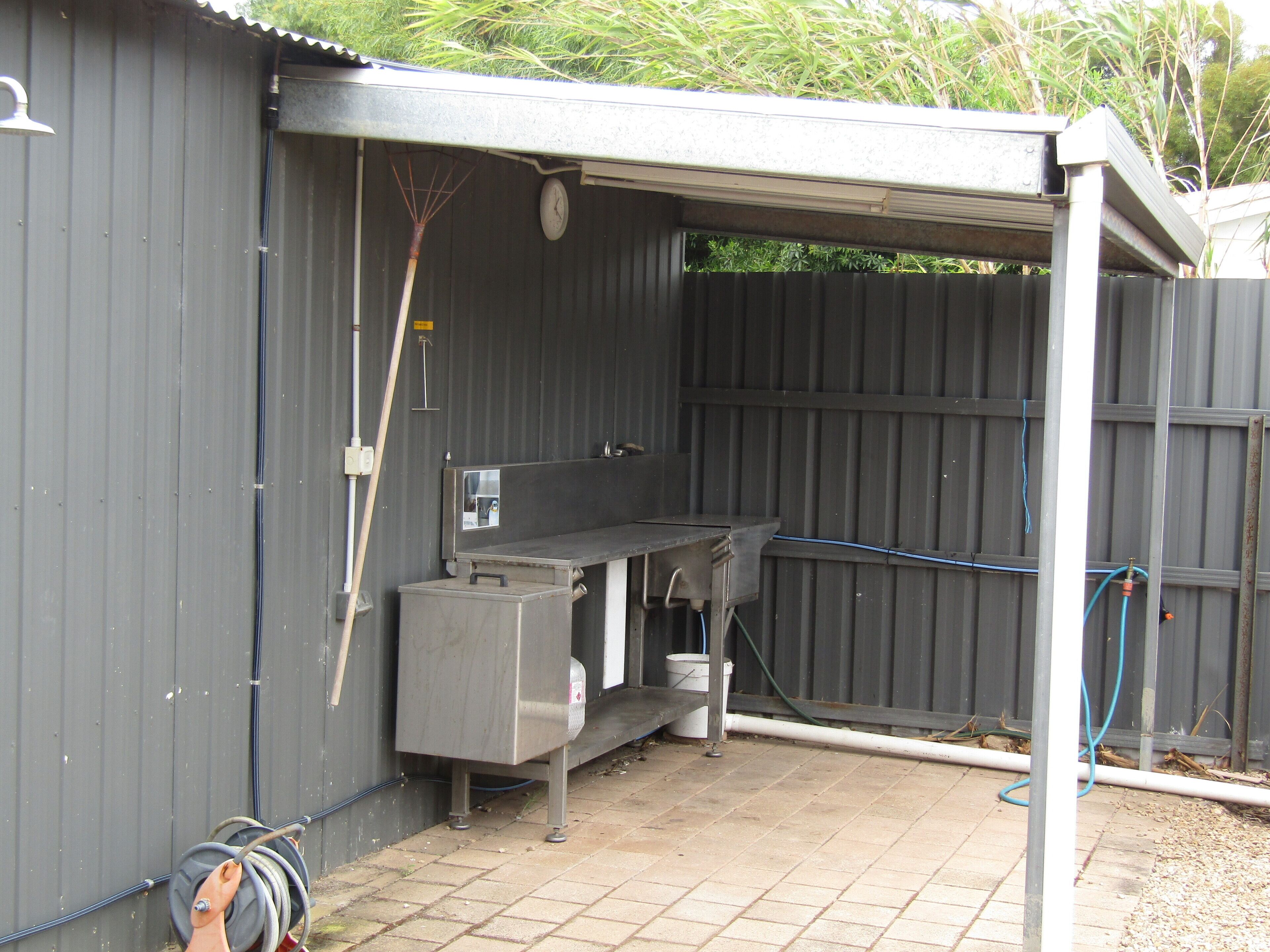 The Catch  ~ short walk to beach! Dog Friendly  - Off Peak Special! — image 6