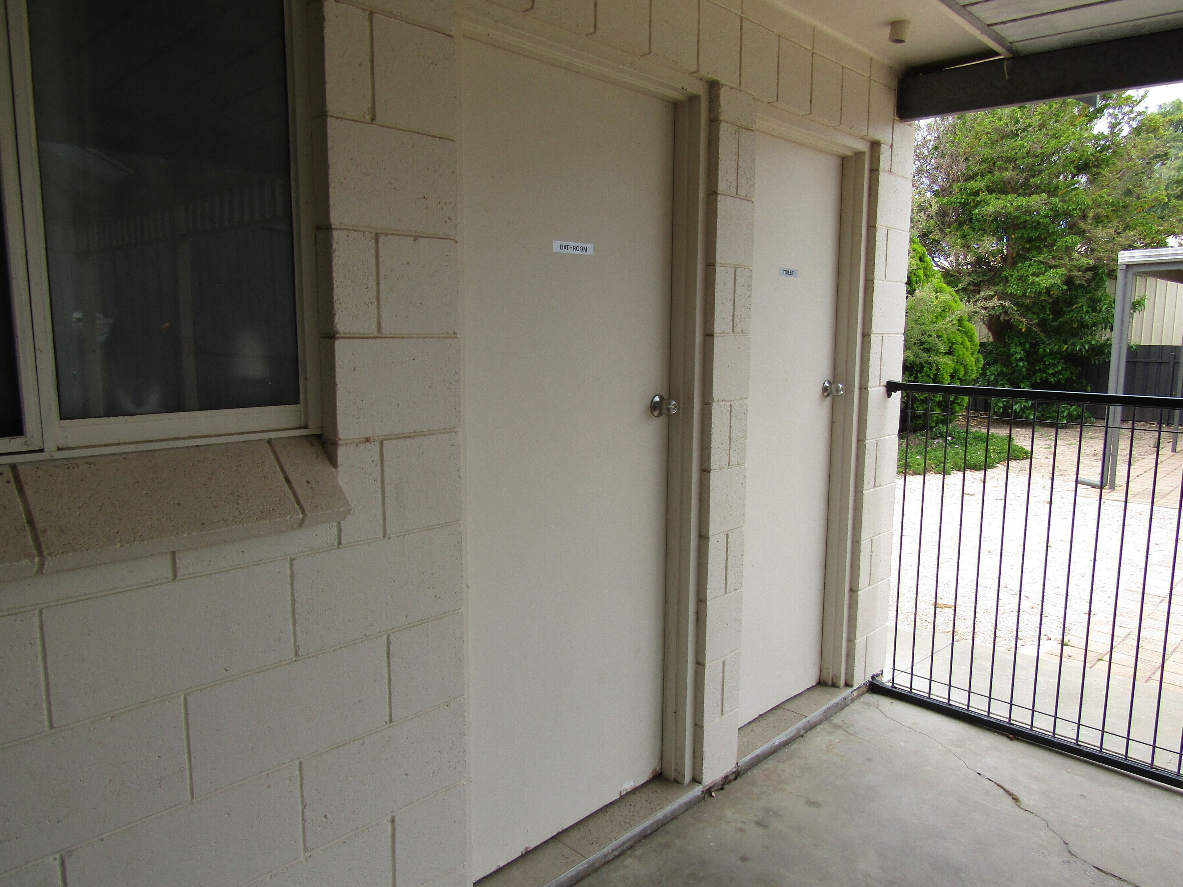 The Catch  ~ short walk to beach! Dog Friendly  - Off Peak Special! — image 20