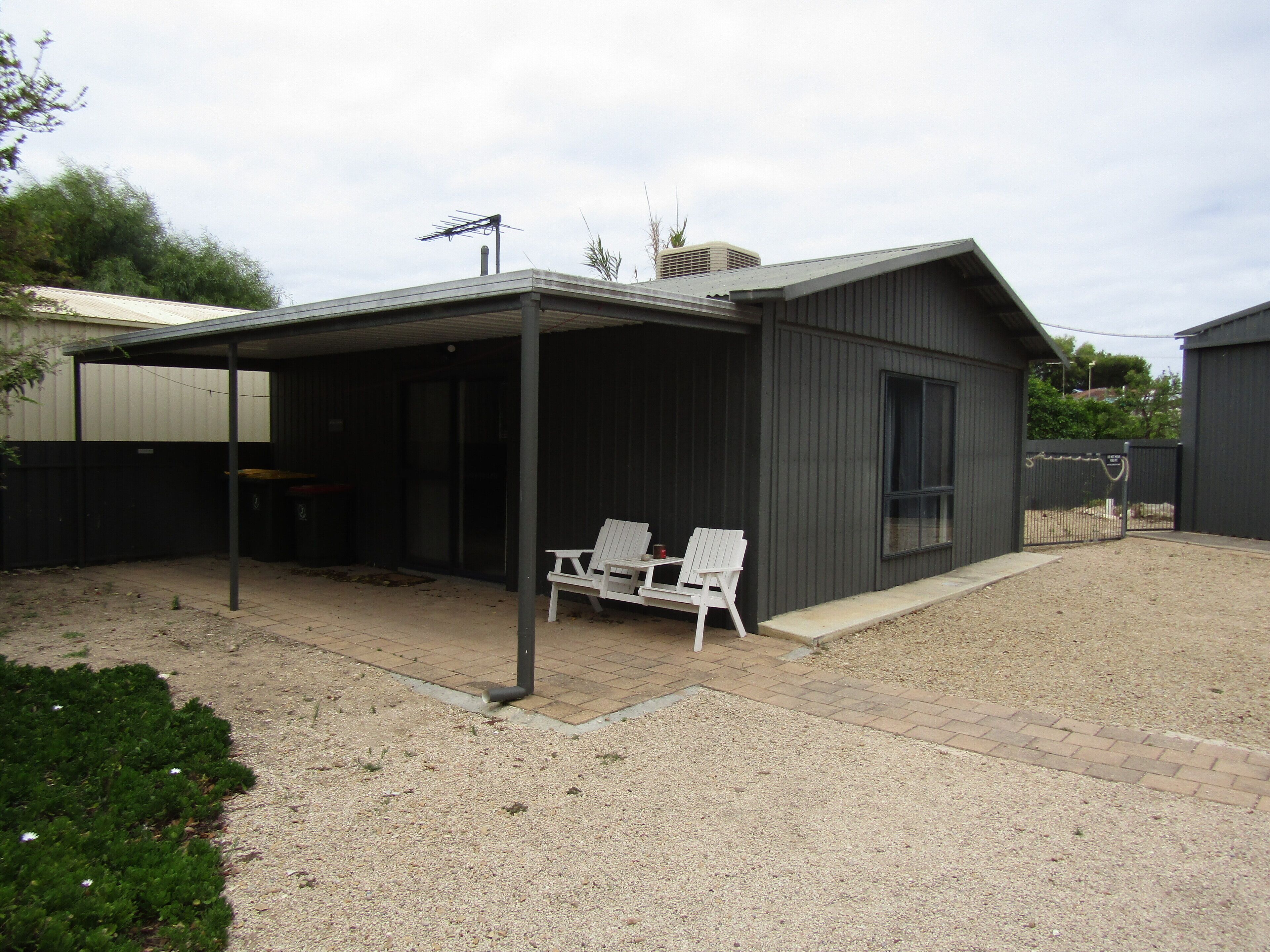 The Catch  ~ short walk to beach! Dog Friendly  - Off Peak Special! — image 3