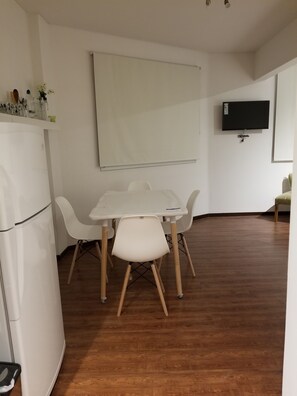 Studio | In-room dining
