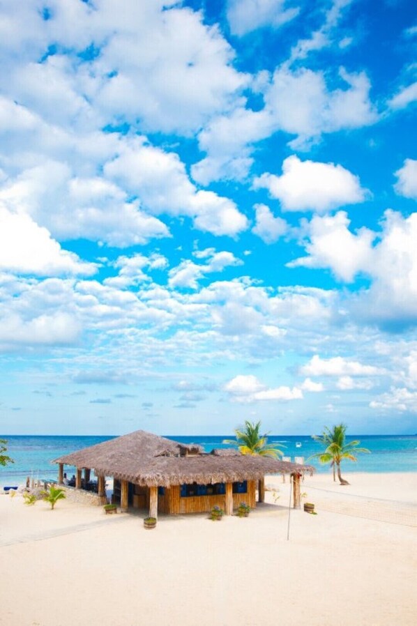 Beach nearby, sun-loungers, beach towels - Book now and u can save 20%OFF JUNE JULY
FOR EARLY BIRD SALE IN SUMMER BOOKING (Ocho Rios)