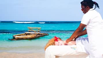 Beach nearby, sun loungers, beach towels