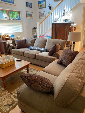 Smart TV, fireplace - Spacious Harbor Dunes Oasis- Private Hot Tub & Fire Pit, 5m to Beach, Assoc Pool (New Buffalo)