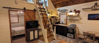 Black Hills Farmhouse, Cabin #3